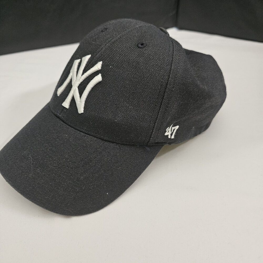 New York Yankees ‘47 Brand Black SnapBack Adjustable Baseball Cap Hat
